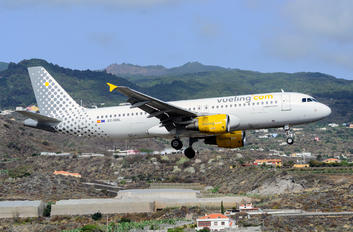 EC-MBL - Vueling Airlines Airbus A320