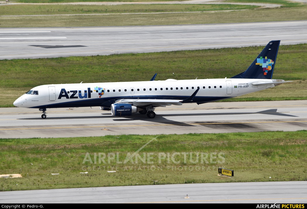 Azul Linhas Aéreas PR-AXP aircraft at São Paulo - Guarulhos