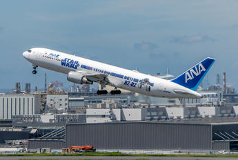 JA604A - ANA - All Nippon Airways Boeing 767-300ER