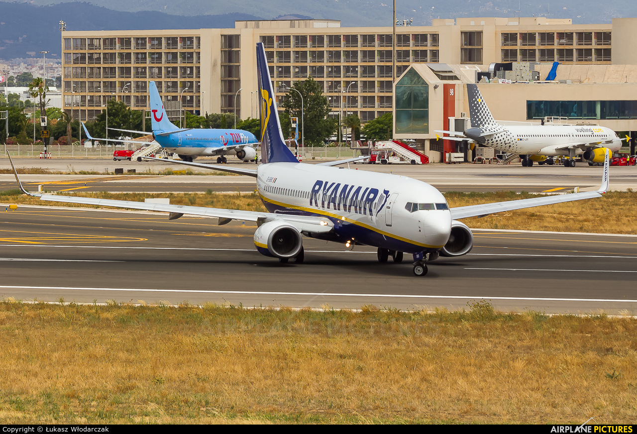 Ryanair EI-DHO aircraft at Palma de Mallorca