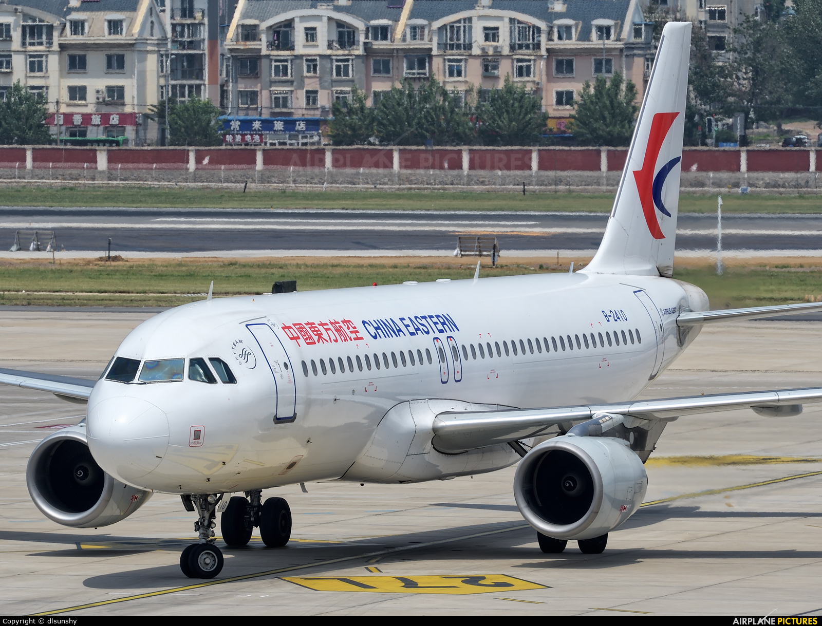 China Eastern Airlines B-2410 aircraft at Dalian Zhoushuizi Int'l