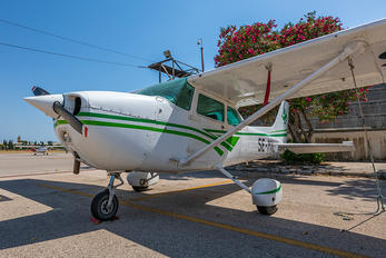 SE-MIL - Private Cessna 172 Skyhawk (all models except RG)