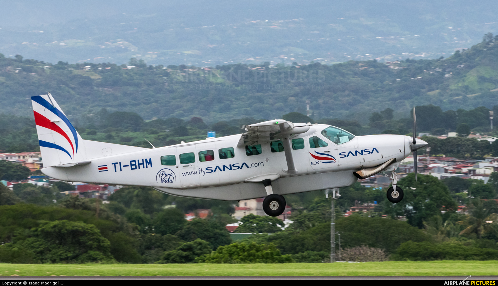 Sansa Airlines TI-BHM aircraft at San Jose - Juan Santamaría Intl