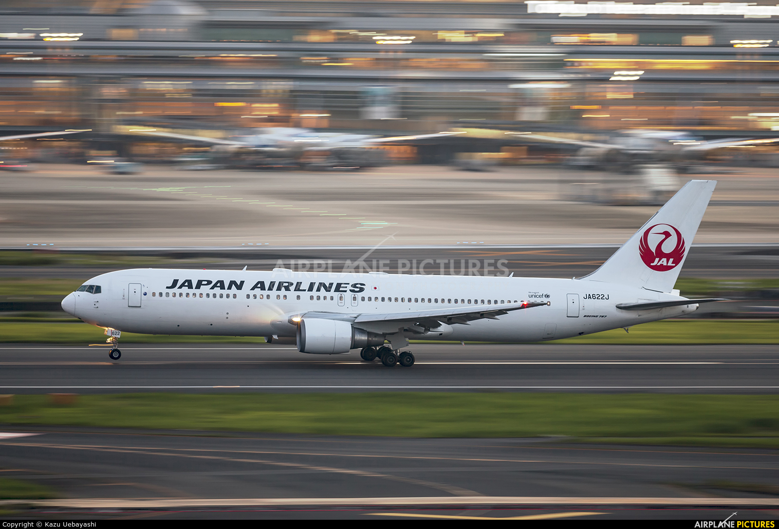 JAL - Japan Airlines JA622J aircraft at Tokyo - Haneda Intl
