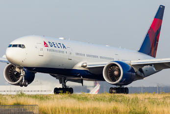 N706DN - Delta Air Lines Boeing 777-200LR