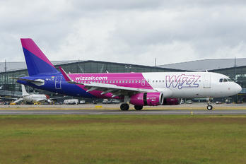 HA-LYR - Wizz Air Airbus A320