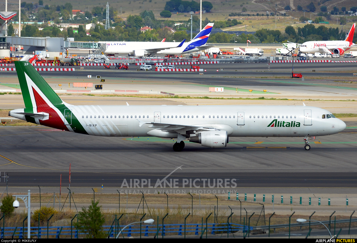 Alitalia I-BIXP aircraft at Madrid - Barajas