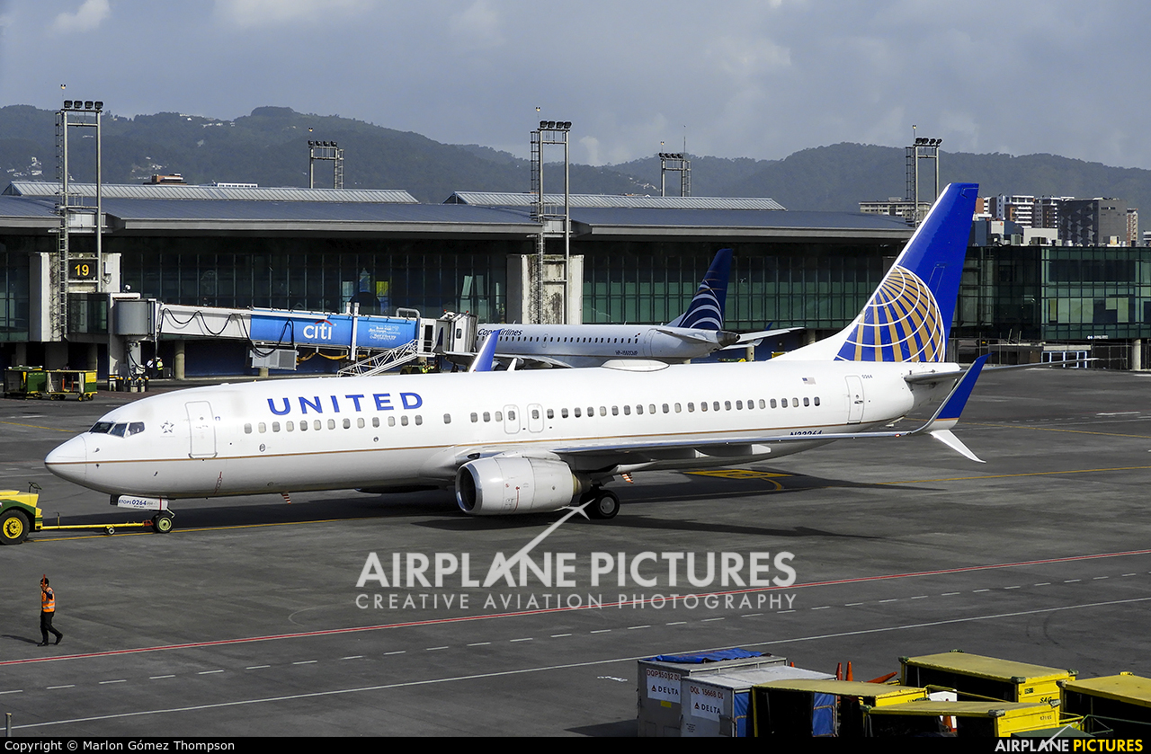 United Airlines N33264 aircraft at Guatemala - La Aurora