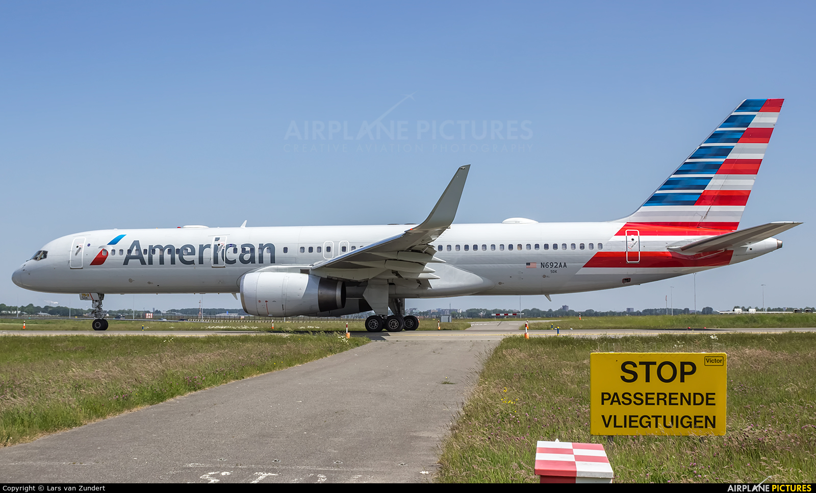 American Airlines N692AA aircraft at Amsterdam - Schiphol