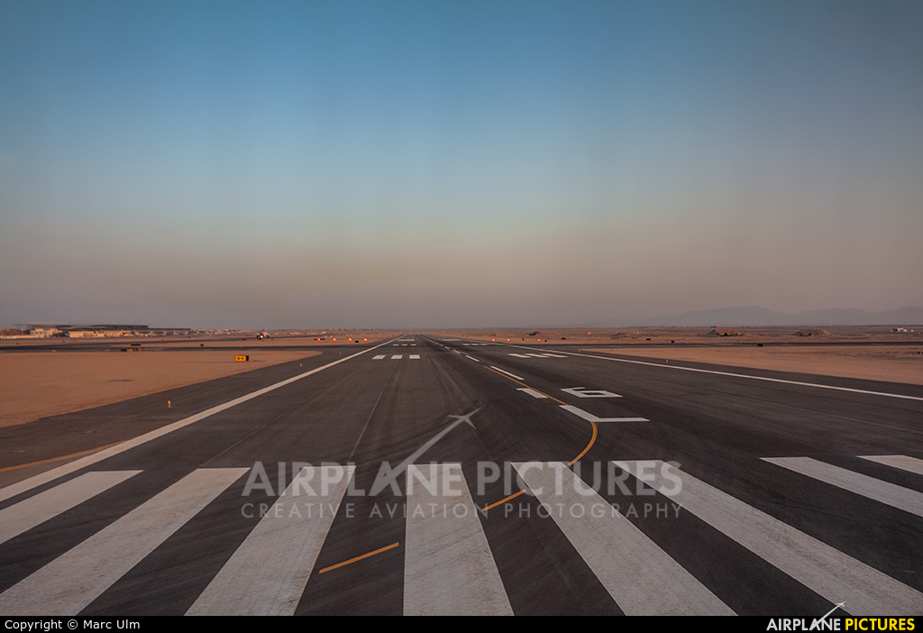 - Airport Overview - aircraft at Hurghada