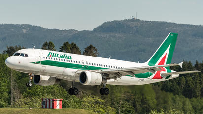 EI-EIA - Alitalia Airbus A320