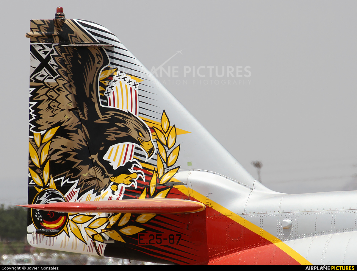 Spain - Air Force : Patrulla Aguila E.25-87 aircraft at Murcia - San Javier