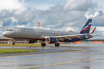 VP-BAV - Aeroflot Airbus A321
