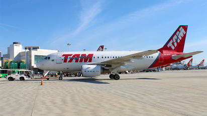 PR-MYC - TAM Airbus A319