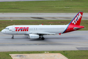 PR-MBL - TAM Airbus A320
