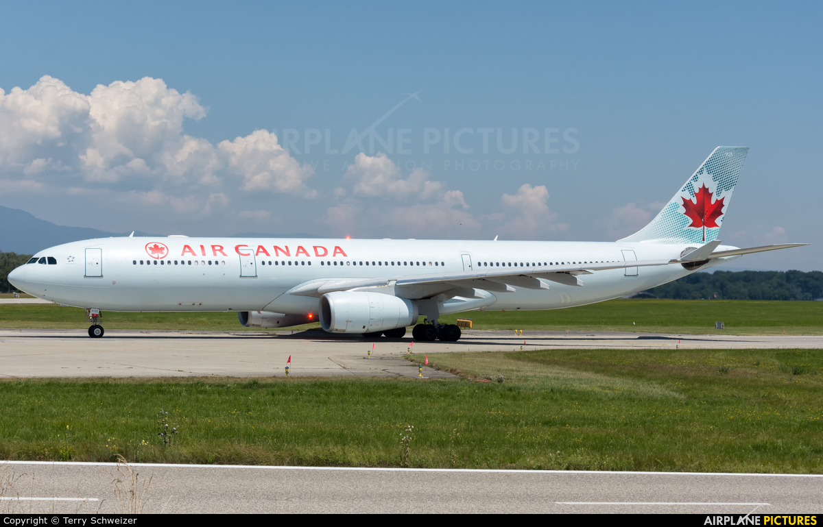 Air Canada C-GHKR aircraft at Geneva Intl