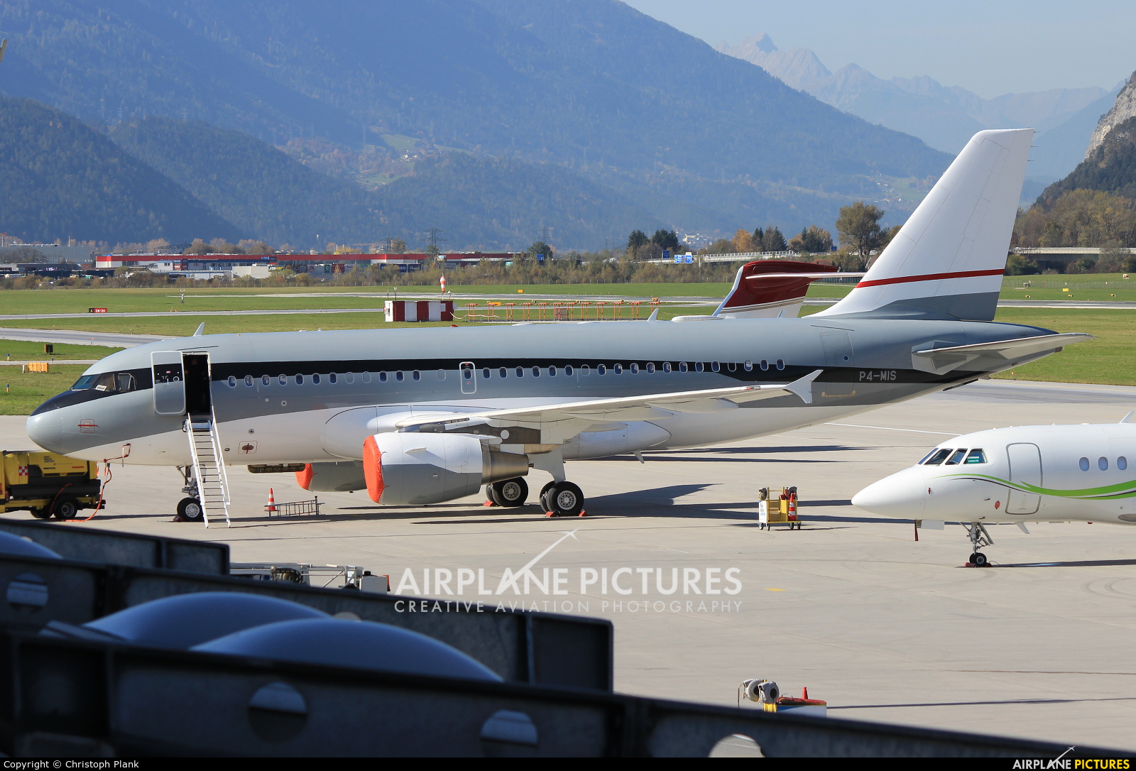 Global Jet Luxembourg P4-MIS aircraft at Innsbruck