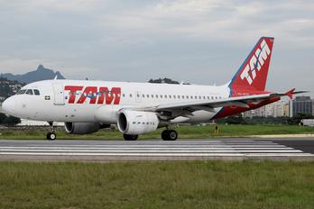 PR-MYM - TAM Airbus A319