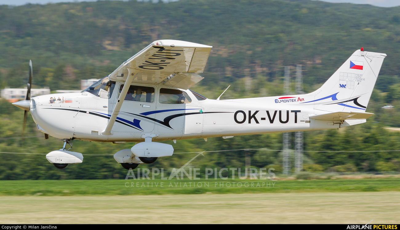 Elmontex Air OK-VUT aircraft at Prievidza