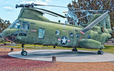154803 - USA - Marine Corps Boeing CH-46E Sea Knight