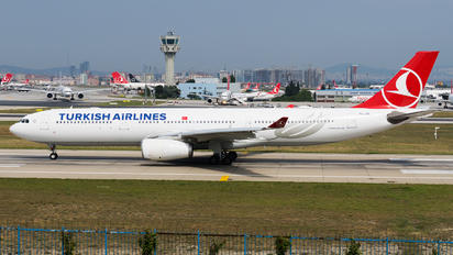 TC-LOE - Turkish Airlines Airbus A330-300
