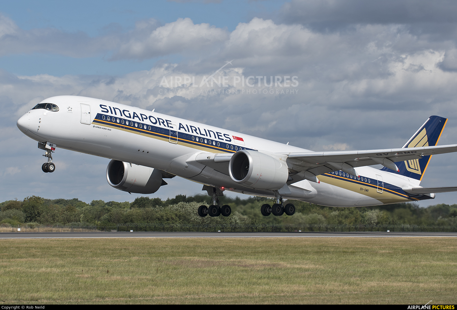 Singapore Airlines 9V-SMR aircraft at Manchester