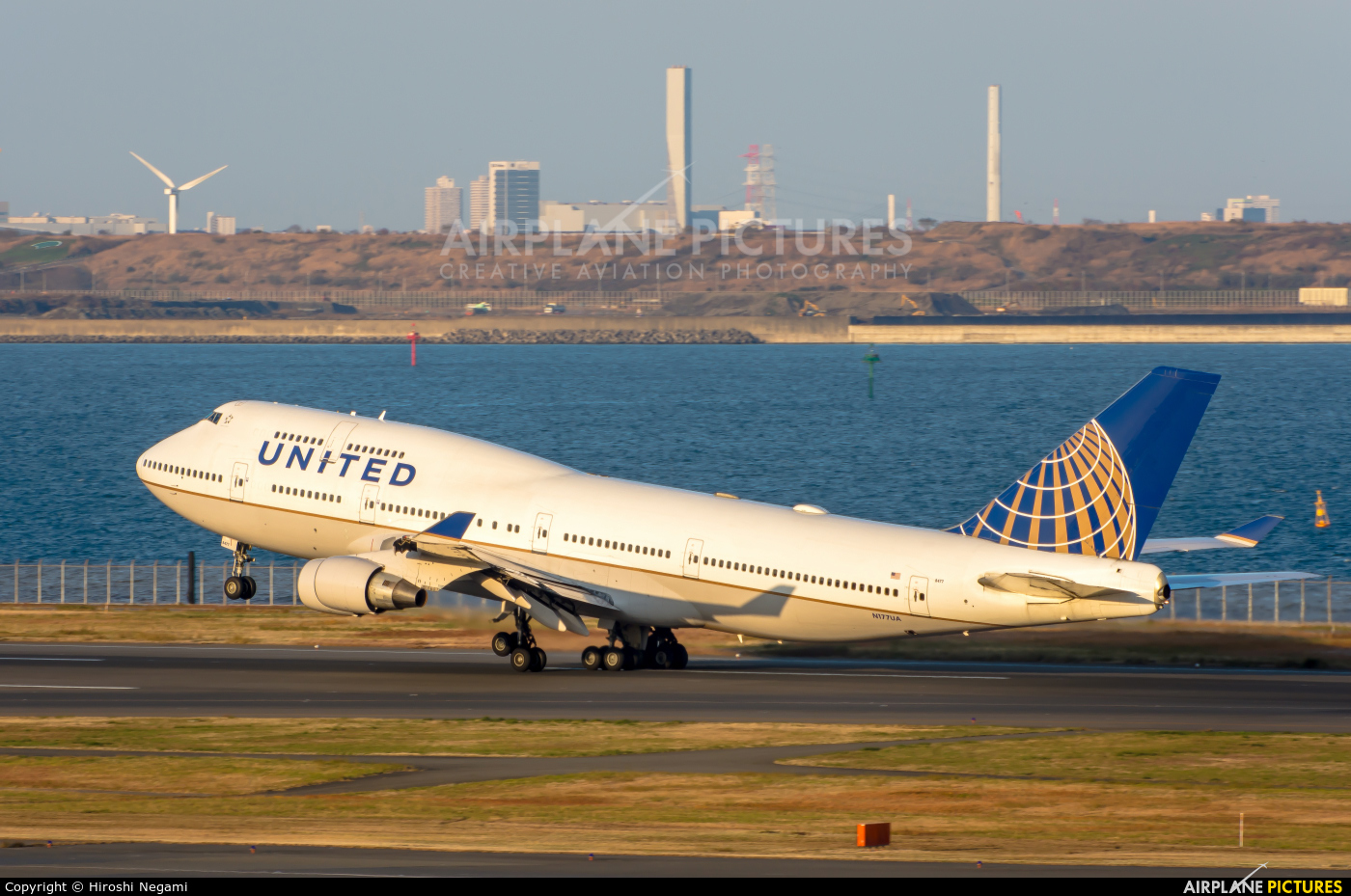 United Airlines N177UA aircraft at Tokyo - Haneda Intl