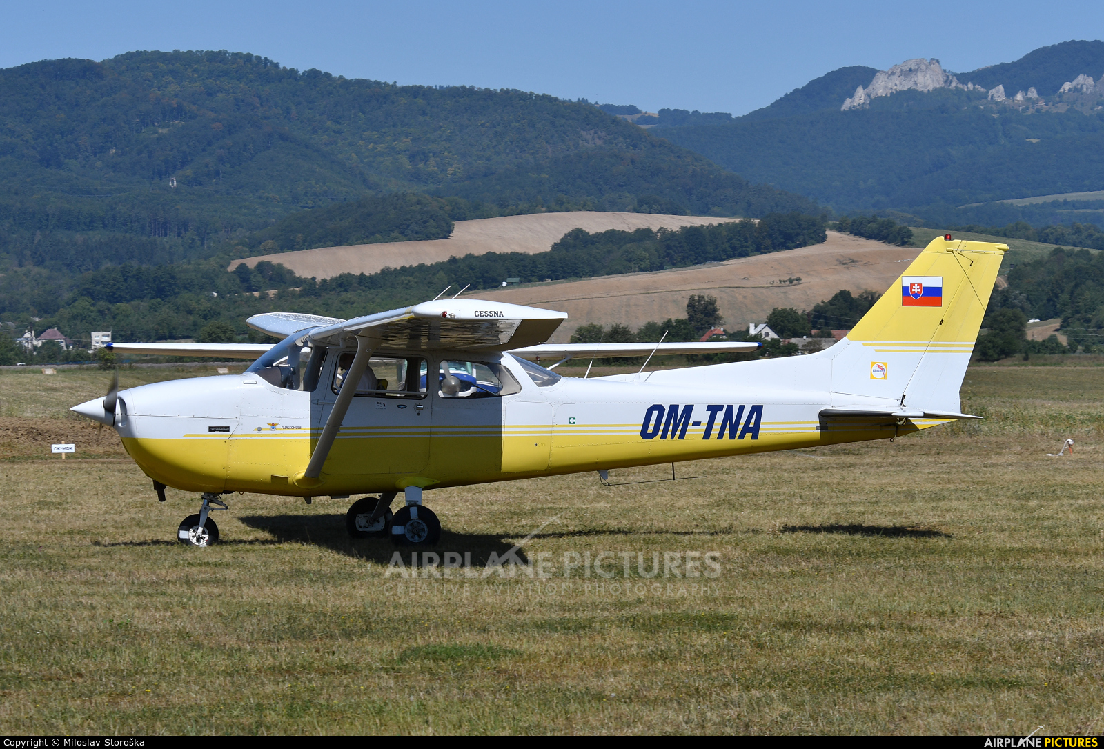 Aeroklub Trenčín OM-TNA aircraft at Dubnica nad Vahom - Slavnica
