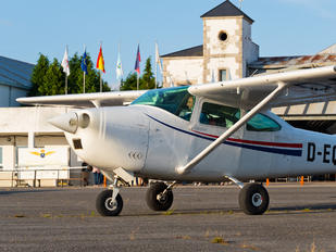 D-EQVT - Private Cessna 172 Skyhawk (all models except RG)