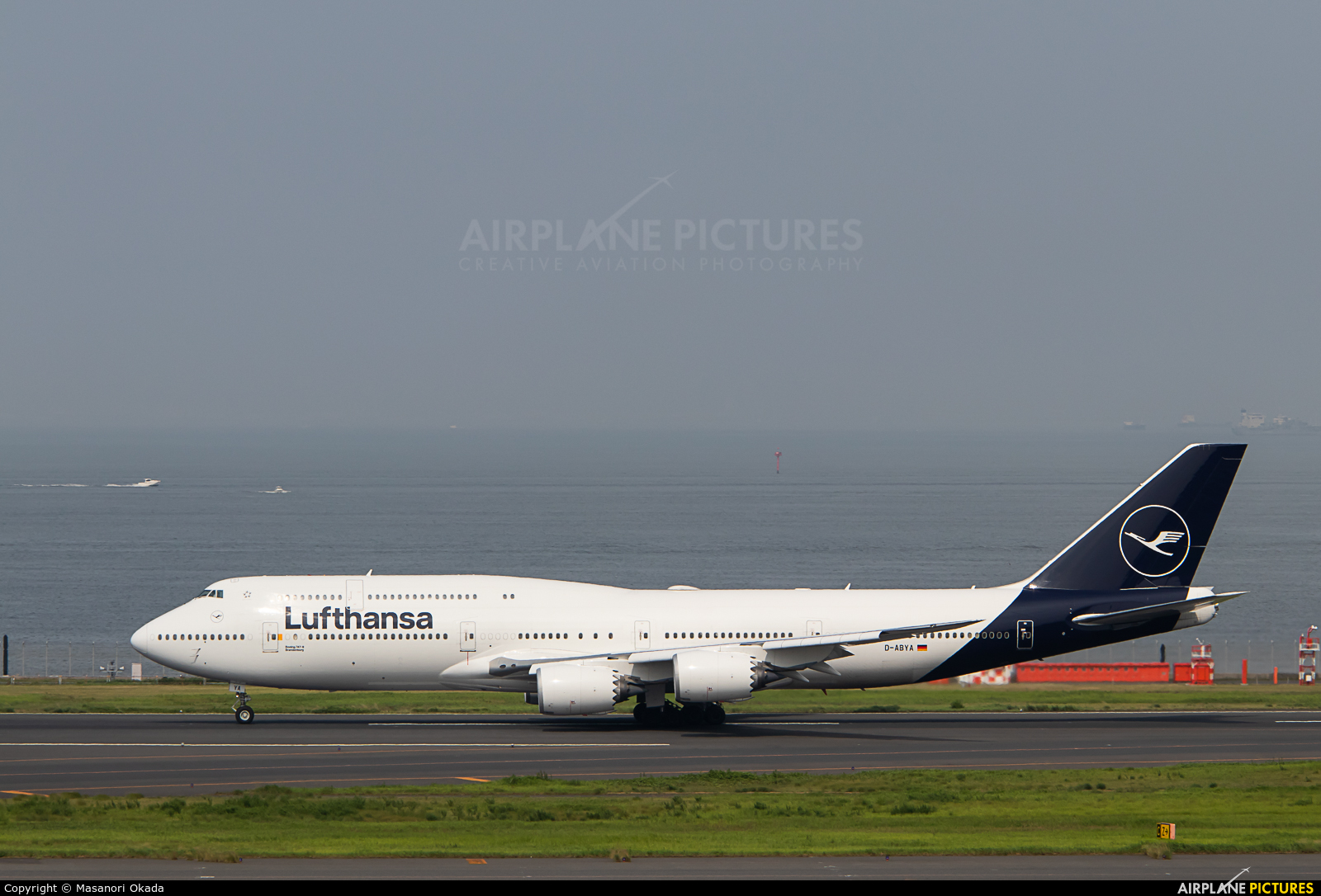 Lufthansa D-ABYA aircraft at Tokyo - Haneda Intl