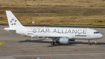 D-AIQS - Lufthansa Airbus A320 aircraft