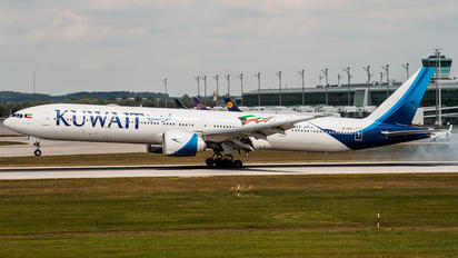 9K-AOH - Kuwait Airways Boeing 777-300ER