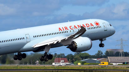 C-FNOI - Air Canada Boeing 787-9 Dreamliner