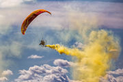 - - Flying Dragons Team Parachute Fan aircraft