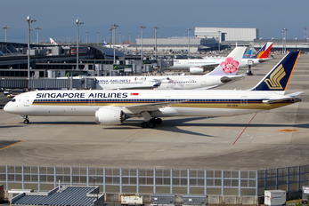9V-SCA - Singapore Airlines Boeing 787-10 Dreamliner