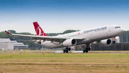 TC-LOG - Turkish Airlines Airbus A330-300