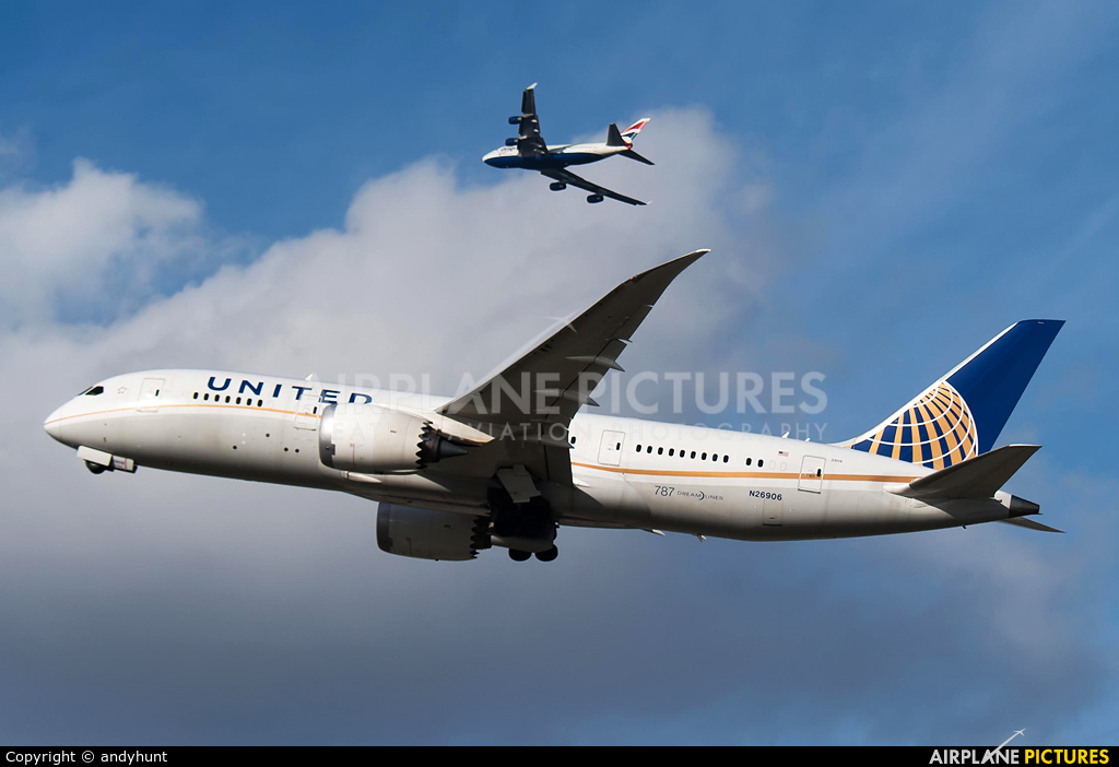 United Airlines N26906 aircraft at London - Heathrow
