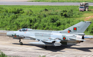 1427 - Bangladesh - Air Force Chengdu F-7BG