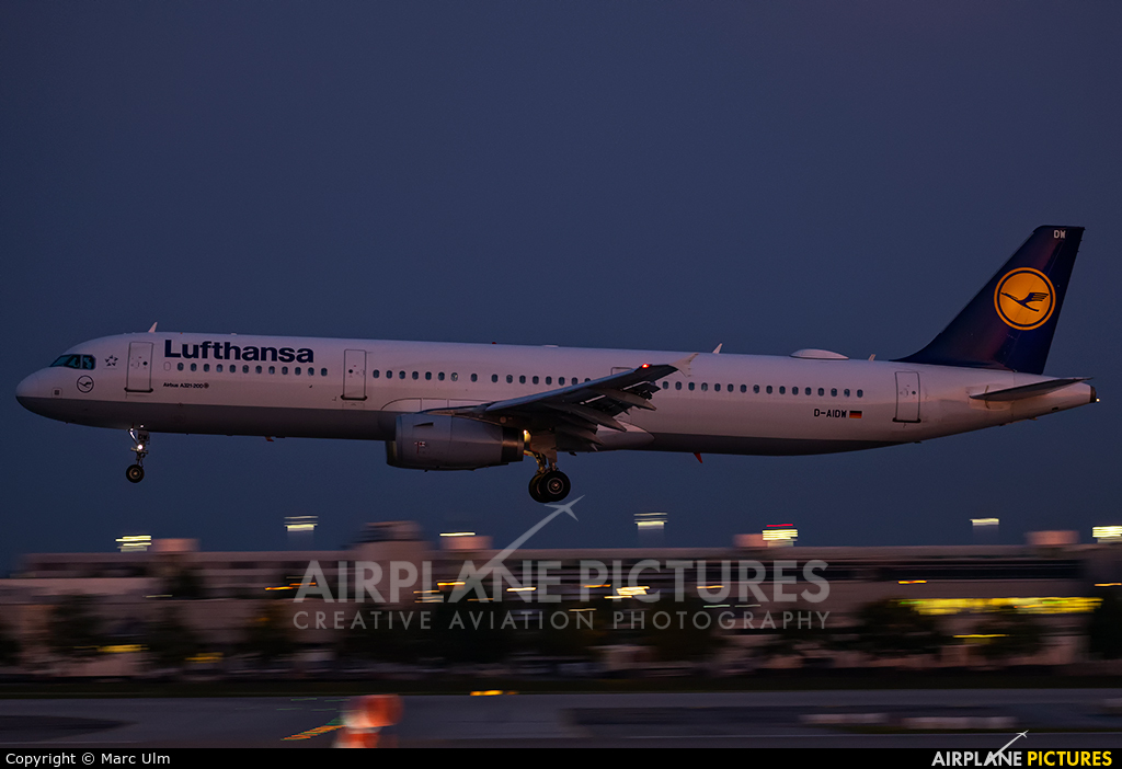 Lufthansa D-AIDW aircraft at Munich