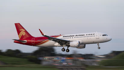 B-8219 - Shenzhen Airlines Airbus A320