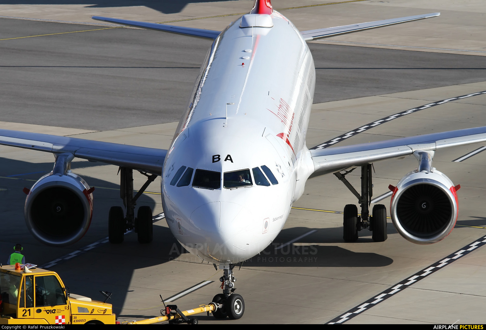 Austrian Airlines/Arrows/Tyrolean OE-LBA aircraft at Vienna - Schwechat
