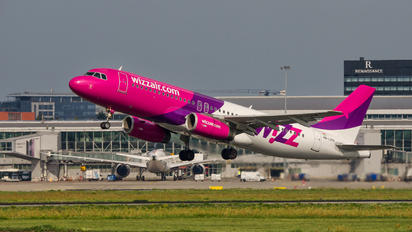 HA-LPM - Wizz Air Airbus A320