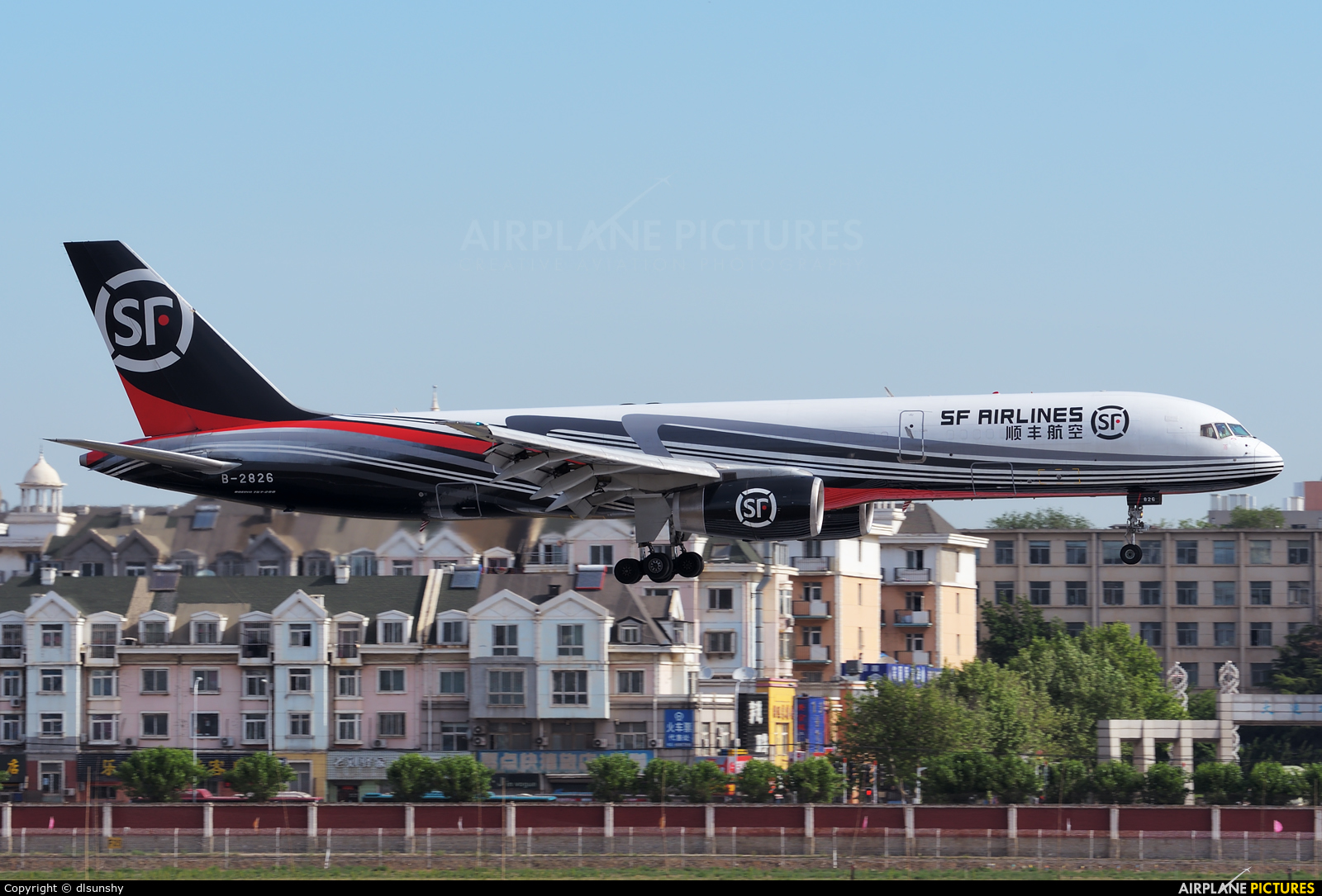 SF Airlines B-2826 aircraft at Dalian Zhoushuizi Int'l