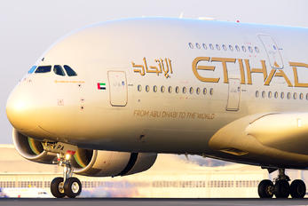 A6-APA - Etihad Airways Airbus A380