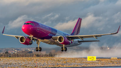 HA-LWR - Wizz Air Airbus A320