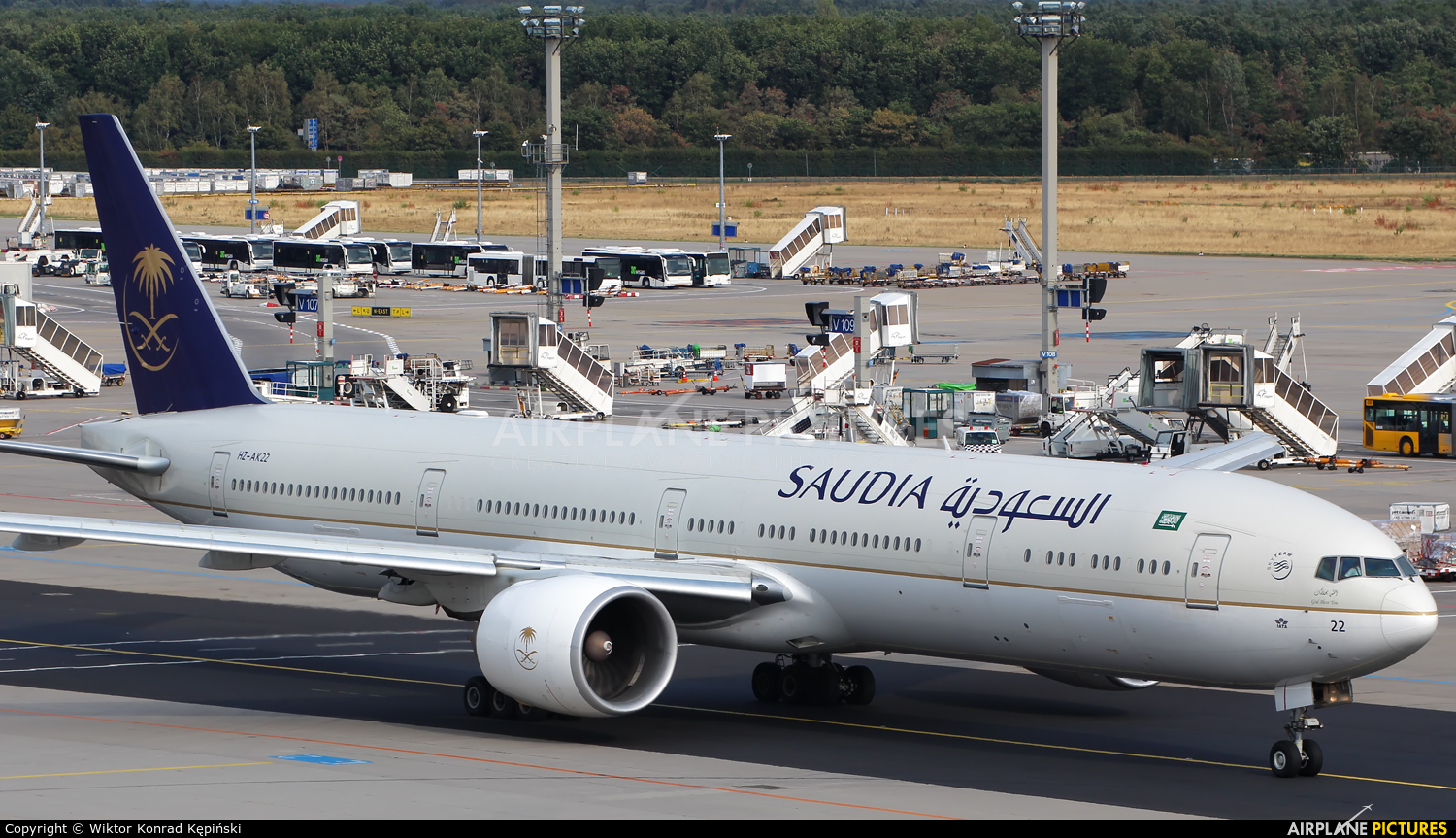 Boeing 777 saudi airlines business class