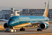 Vietnam Airlines VN-A871 image