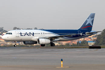 CC-BAG - LAN Airlines Airbus A320