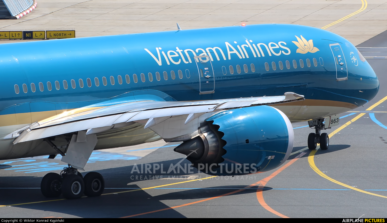 Vietnam Airlines VN-A863 aircraft at Frankfurt