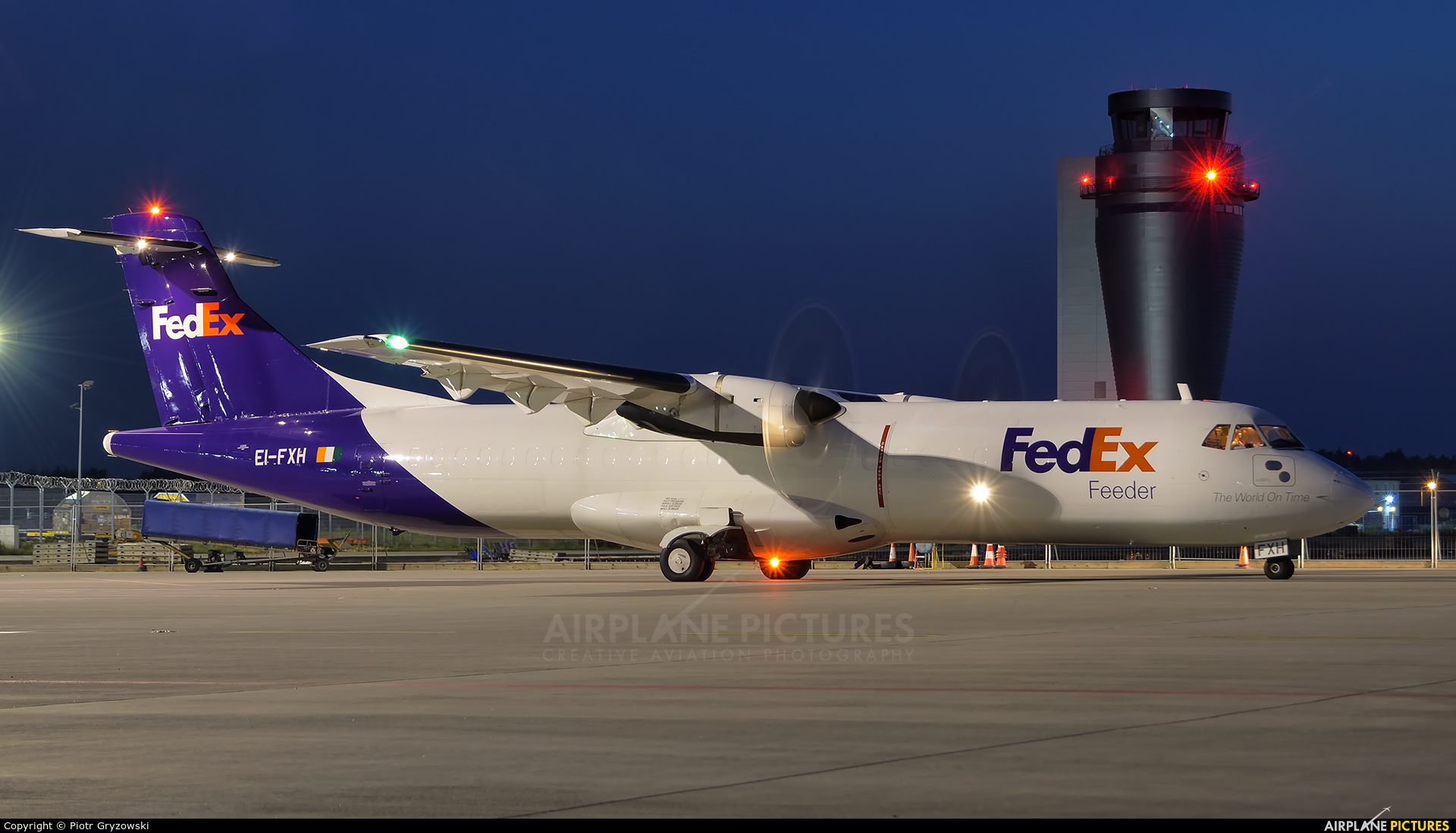 FedEx Feeder EI-FXH aircraft at Katowice - Pyrzowice
